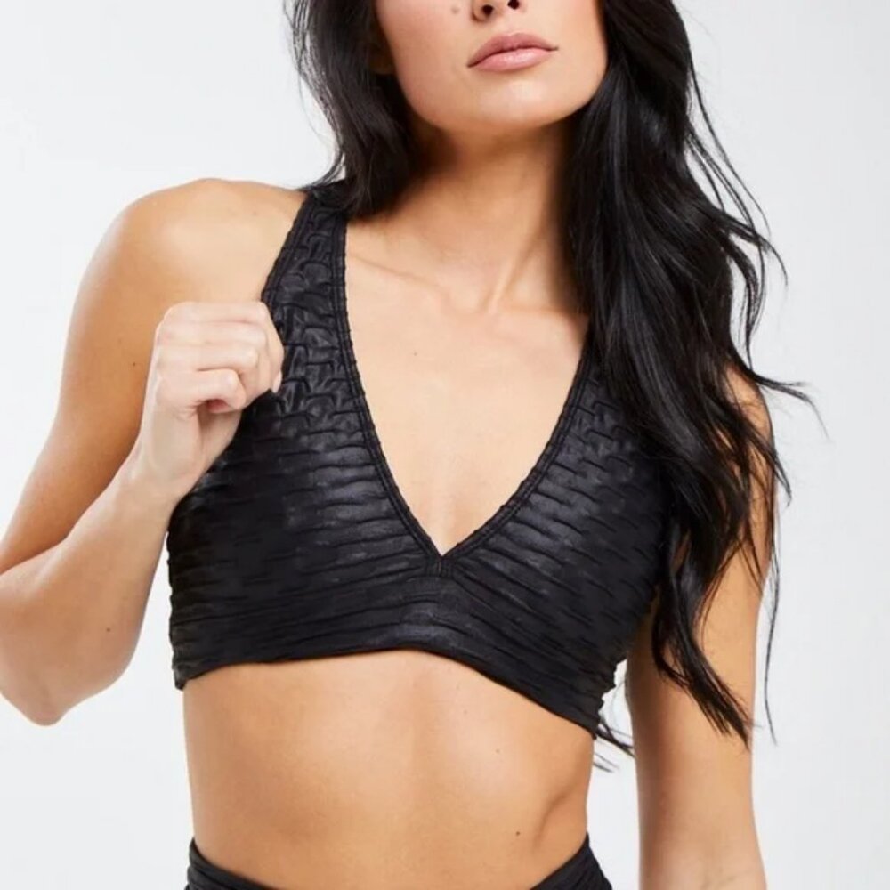 NWOT Booty By Brabants Chrome Deep V Sports Bra
